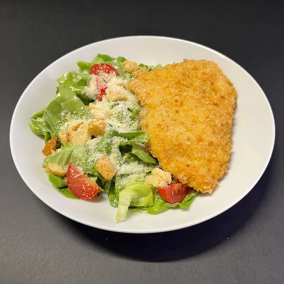 Cézár Saláta, Parmezán bundás rántott csirkemellel